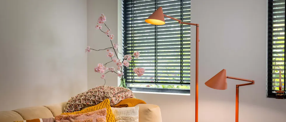 Oranje vloerlampen bij Eijerkamp