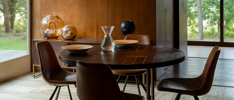 Stalen eettafel bij Eijerkamp