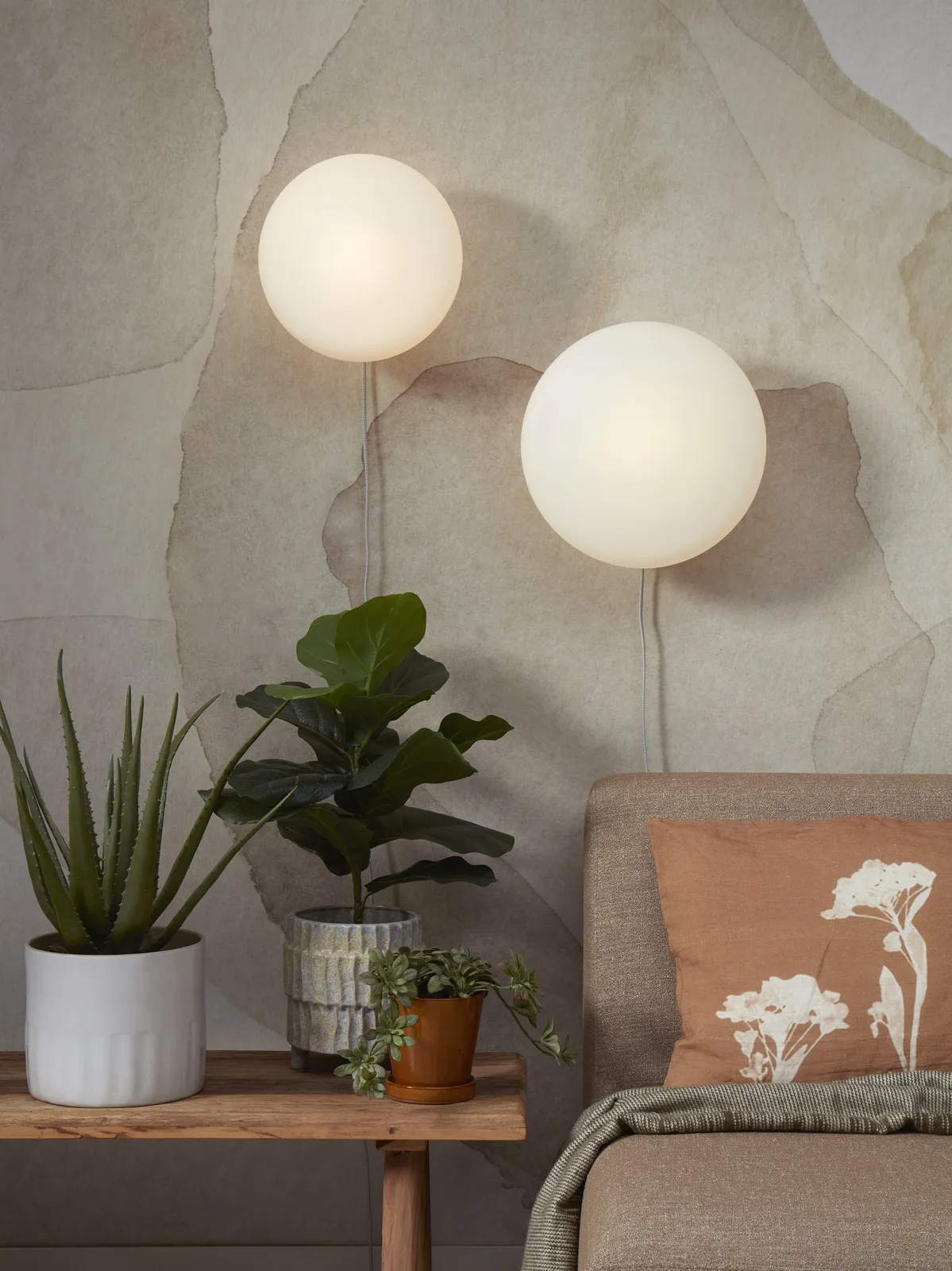 beige wandlampen bij Eijerkamp